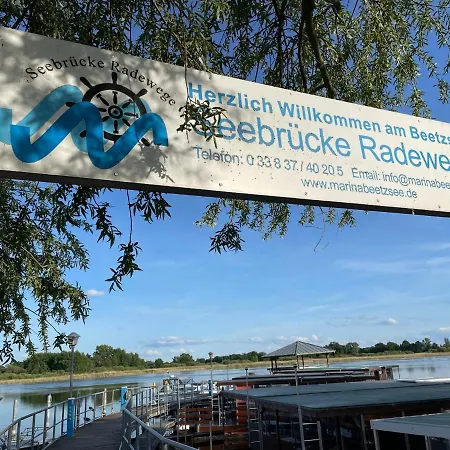 Hausboot-urlaub24_beetzsee 보트호텔 *